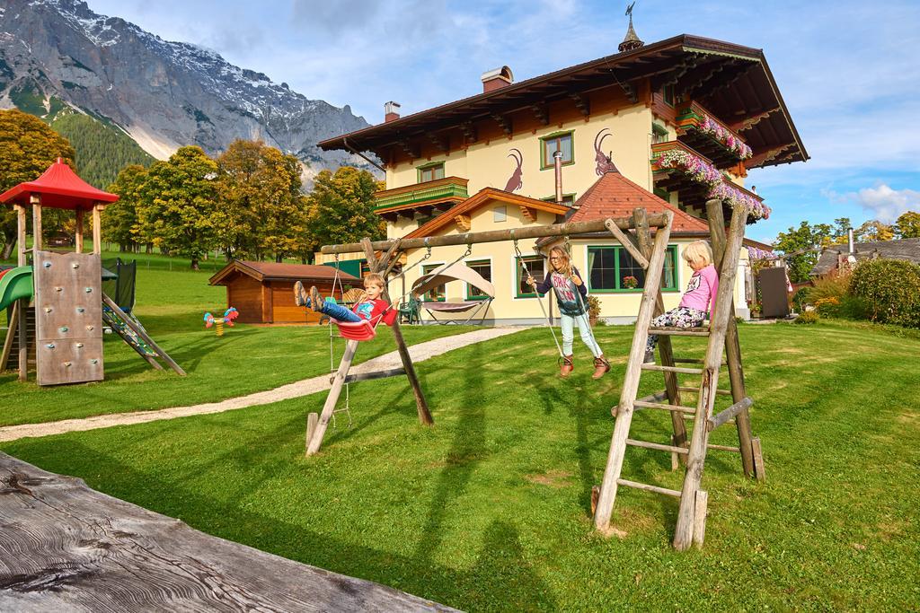 Hotel Jagdhof Ramsau am Dachstein Exterior photo